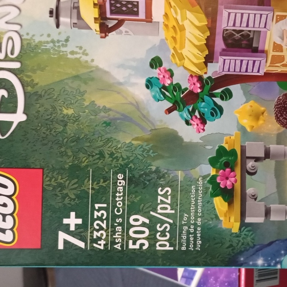 Lego Disney Asha's Cottage, New in Sealed Box - Picture 3 of 5
